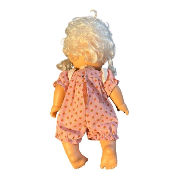 Vintage Kenner Strawberry Shortcake Dolls - Picture 2 of 6